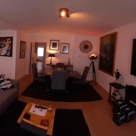 Apartment Little Hollywood